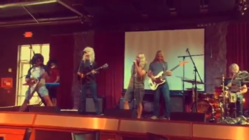 File:TwitterLimozeenSoundCheck.png