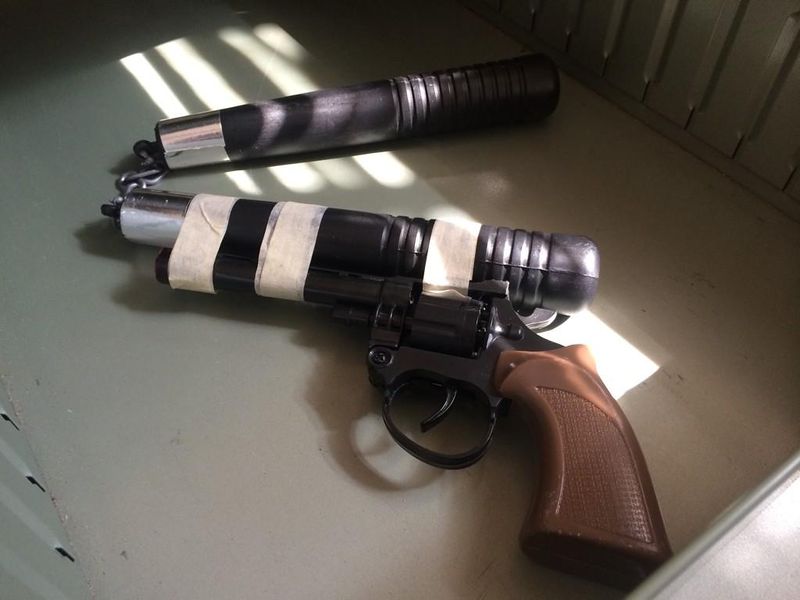 File:TwitterNunchuckGun.jpg